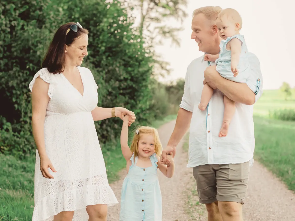 doula-agnes-Familienausflug-Lachen